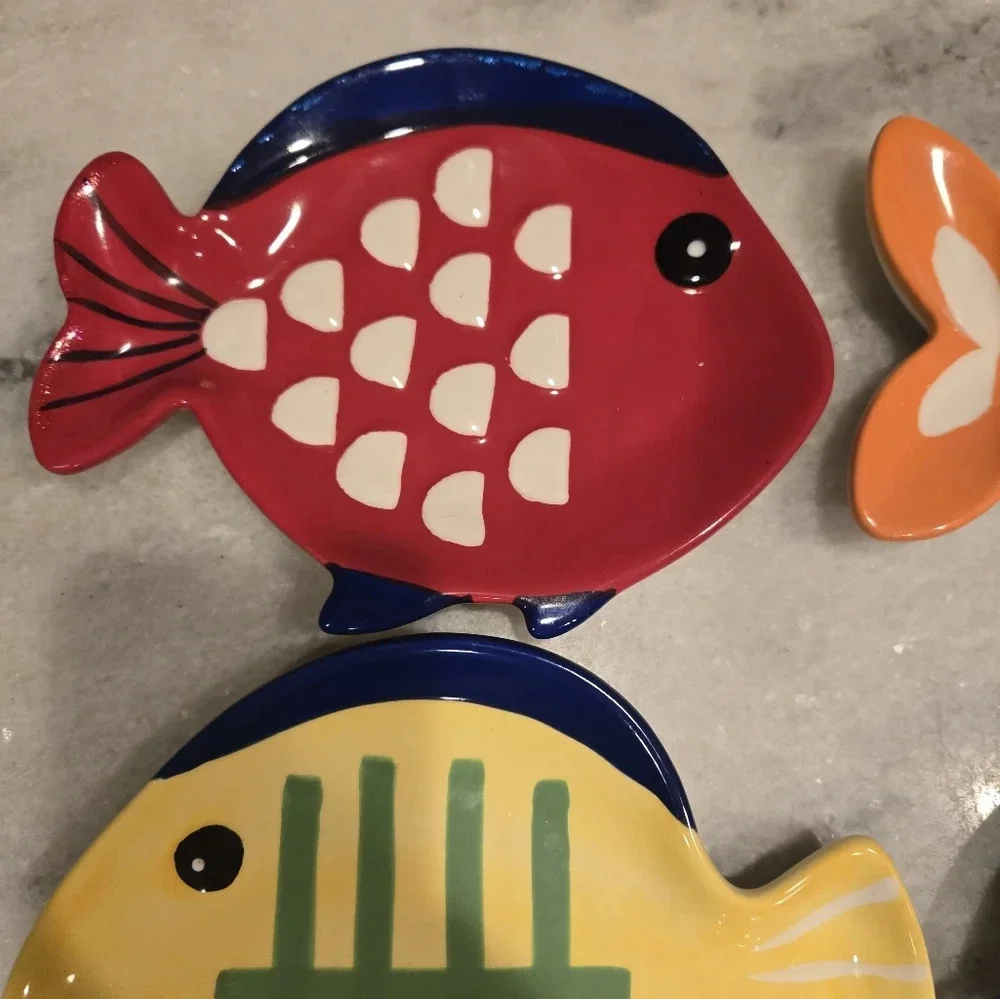 Colorful Fish‑Shaped Ceramic Dishes – Set of 4